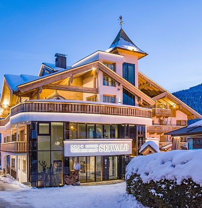 hotel-seiwald-kapellenweg-22-going-01-2020-haus-winter-abend-5